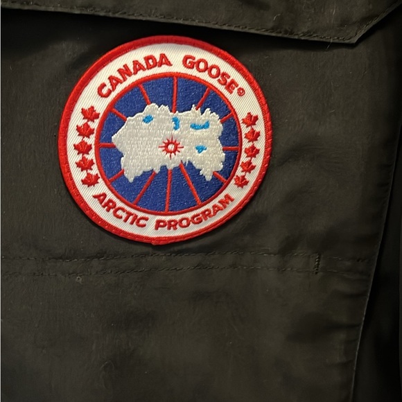 Canada Goose winter Jacket - Picture 4 of 8